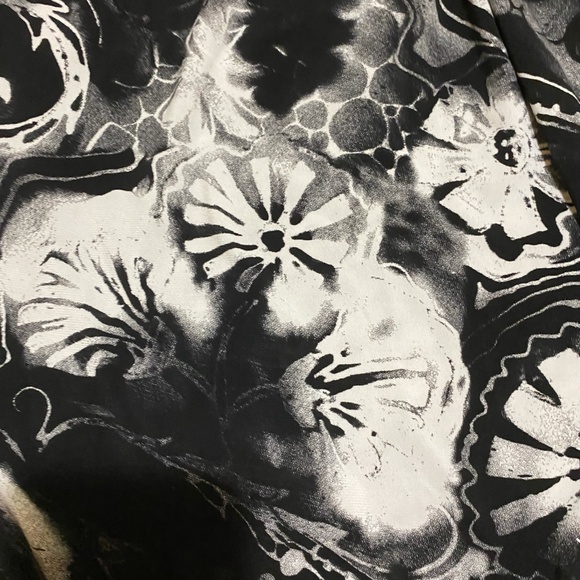 black/white floral blouse XL - Picture 2 of 3
